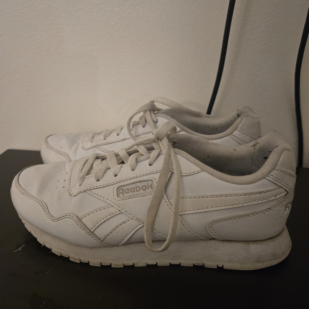 Reebok Women's classic Harman run sneaker in white